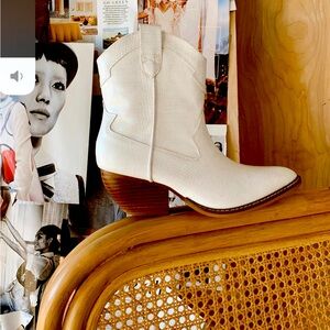Vestique white cowgirl boots